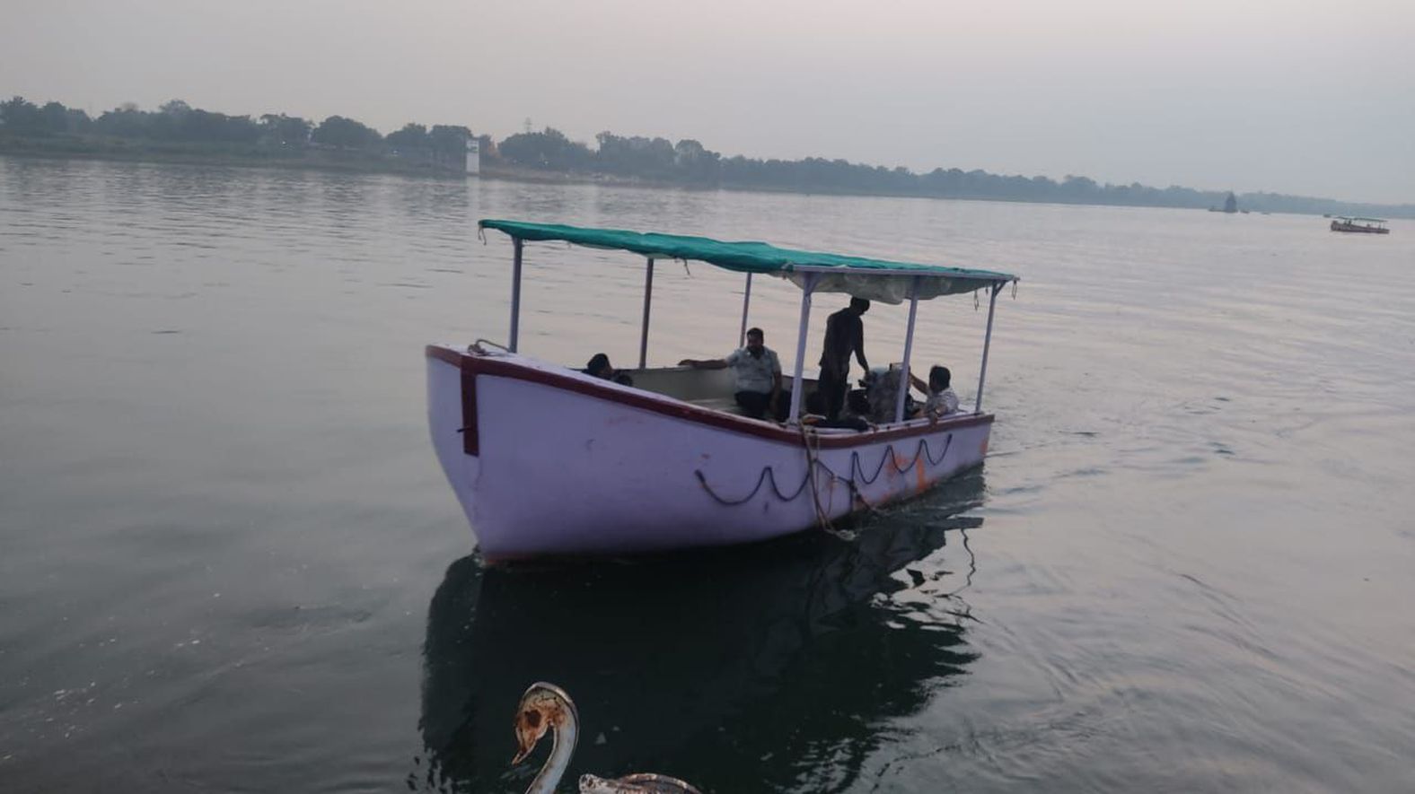 वीडियो स्टोरी : पर्यटन नगरी महेश्वर के नर्मदा घाटों पर दौड़ेगी इको फ्रेंडली नाव